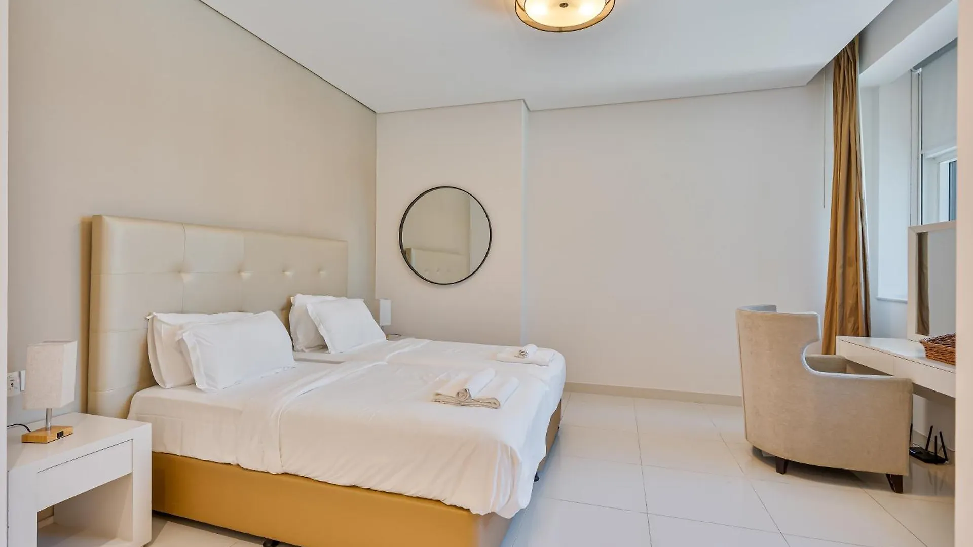 Discover Urban Chic Apartment -Vibrant City Life Dubai