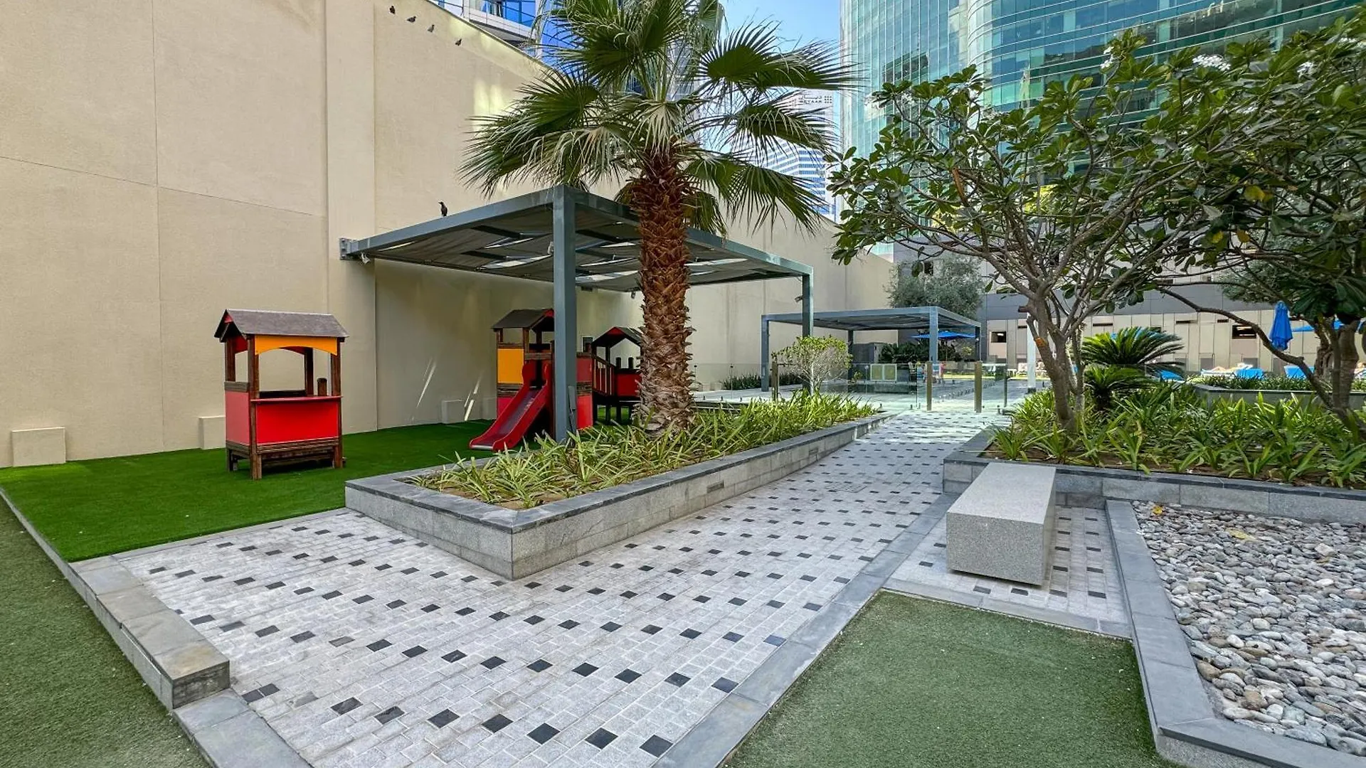 Discover Urban Chic Apartment -Vibrant City Life Dubai